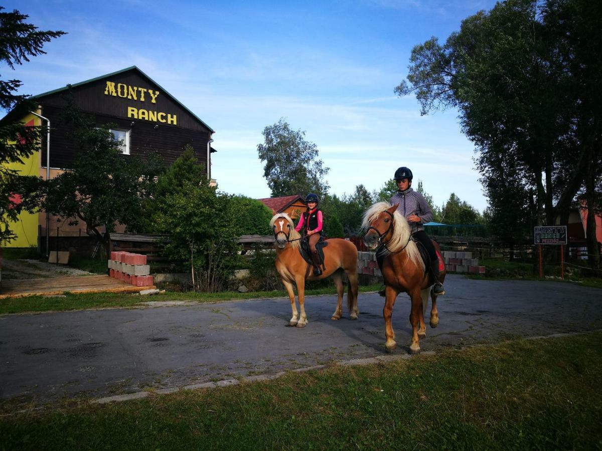 Penzion Monty Ranch Vysoke Tatry Stola Hotel Kültér fotó